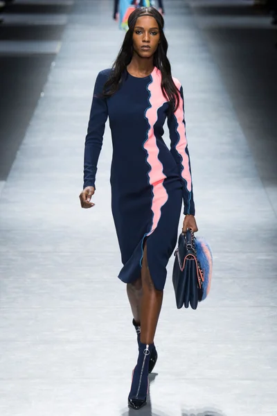 Look 19